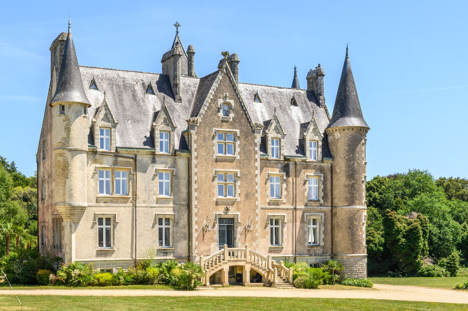 castle 15 Rooms for sale on PLOMELIN (29700)