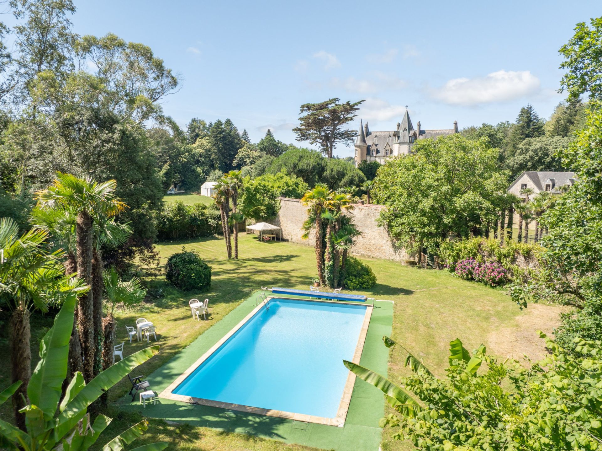 castle 15 Rooms for sale on PLOMELIN (29700)