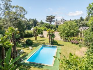 castle 15 Rooms for sale on PLOMELIN (29700)