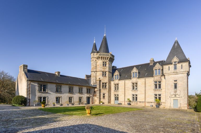 propriété 25 Pièces en vente sur NEVEZ (29920)