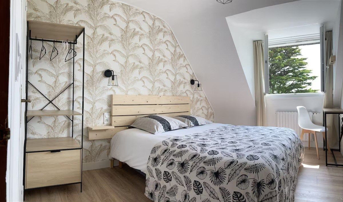 manoir 12 Pièces en vente sur POULDREUZIC (29710)