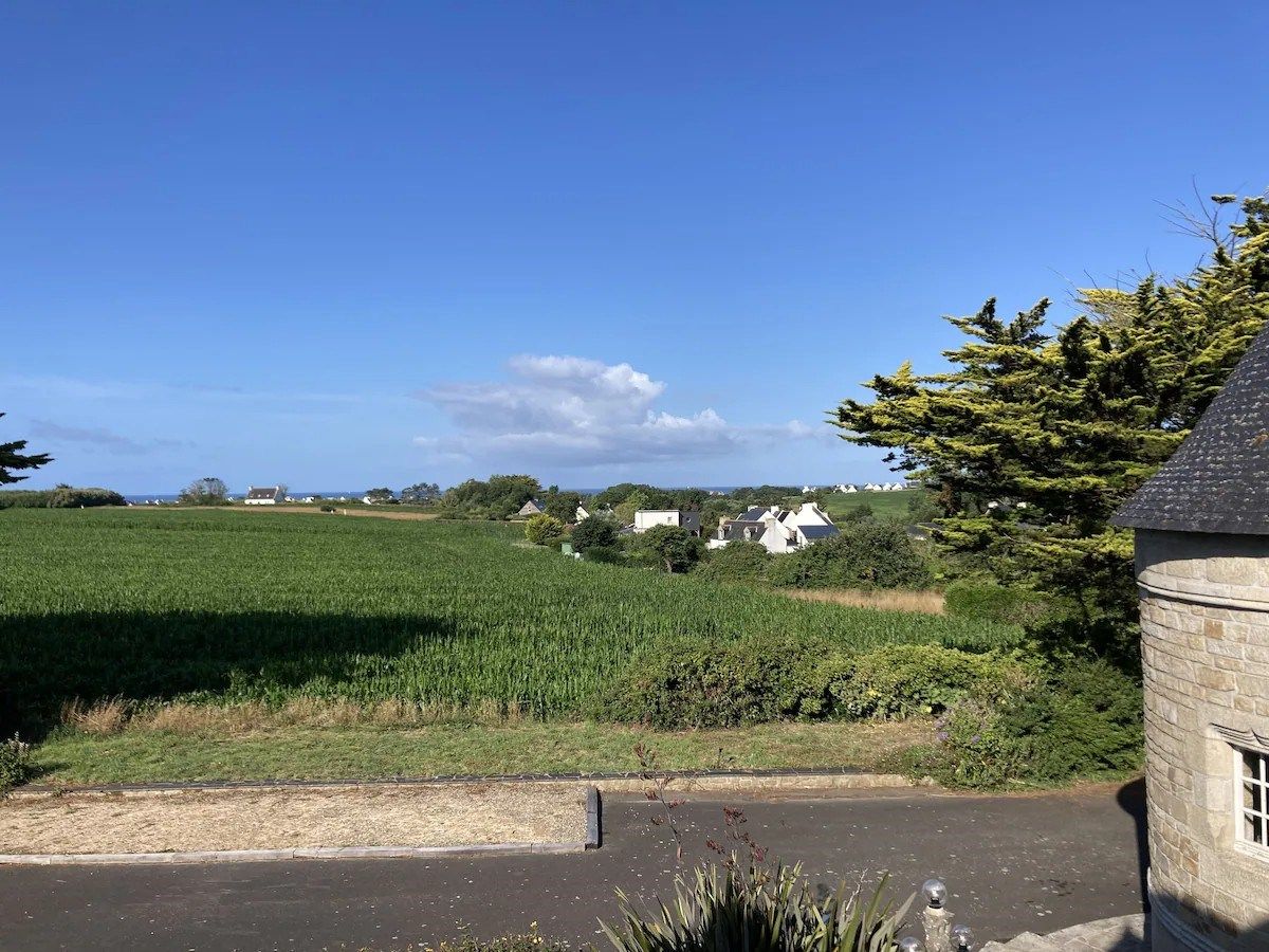 manoir 12 Pièces en vente sur POULDREUZIC (29710)