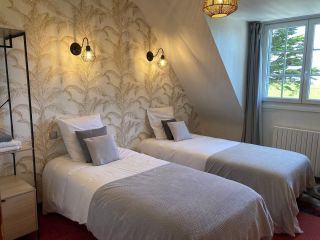manoir 12 Pièces en vente sur POULDREUZIC (29710)