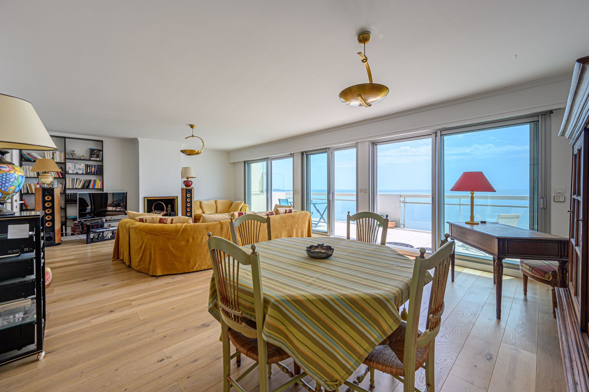 apartment 4 Rooms for sale on LA BAULE (44500)