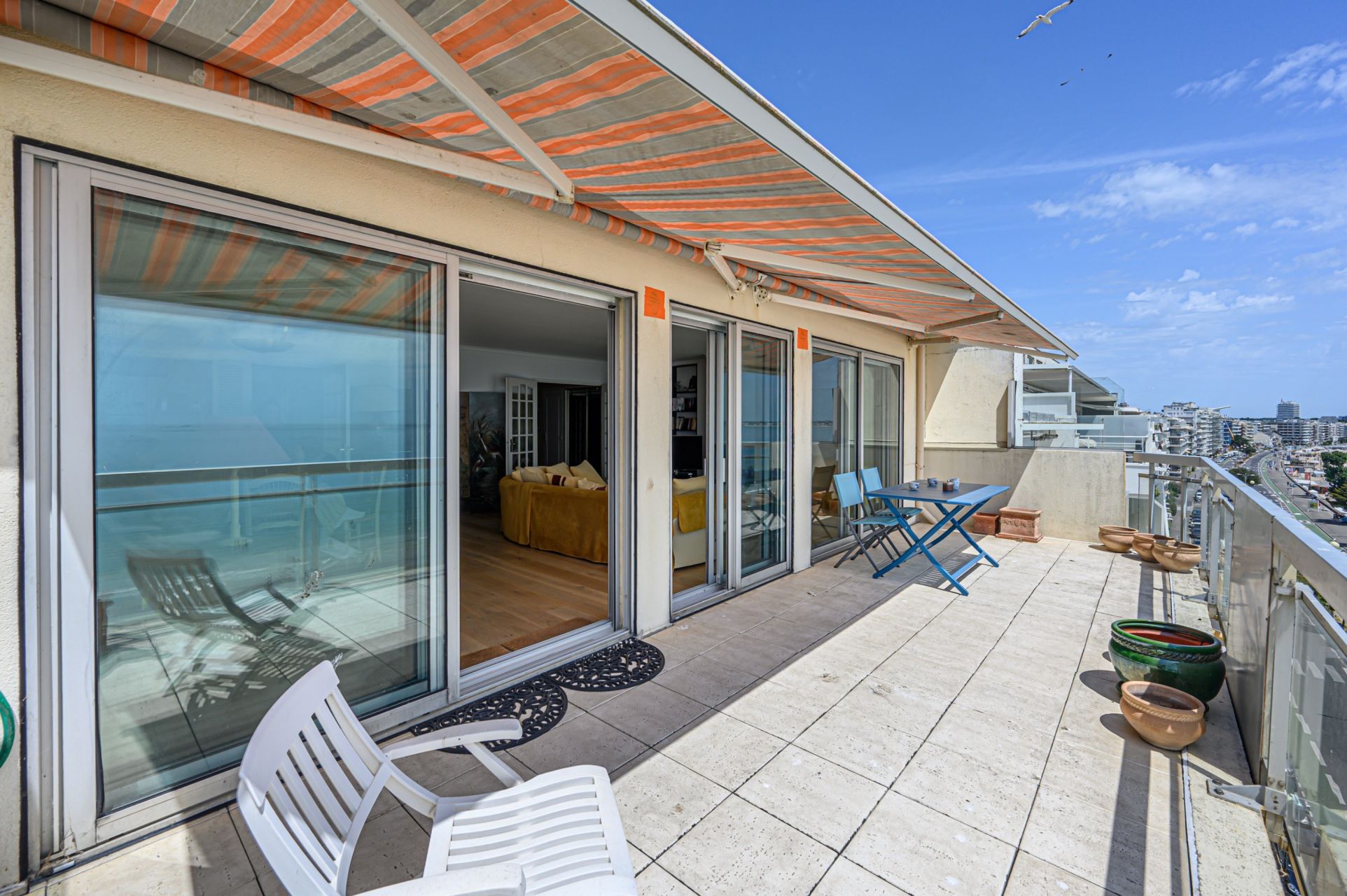 apartment 4 Rooms for sale on LA BAULE (44500)