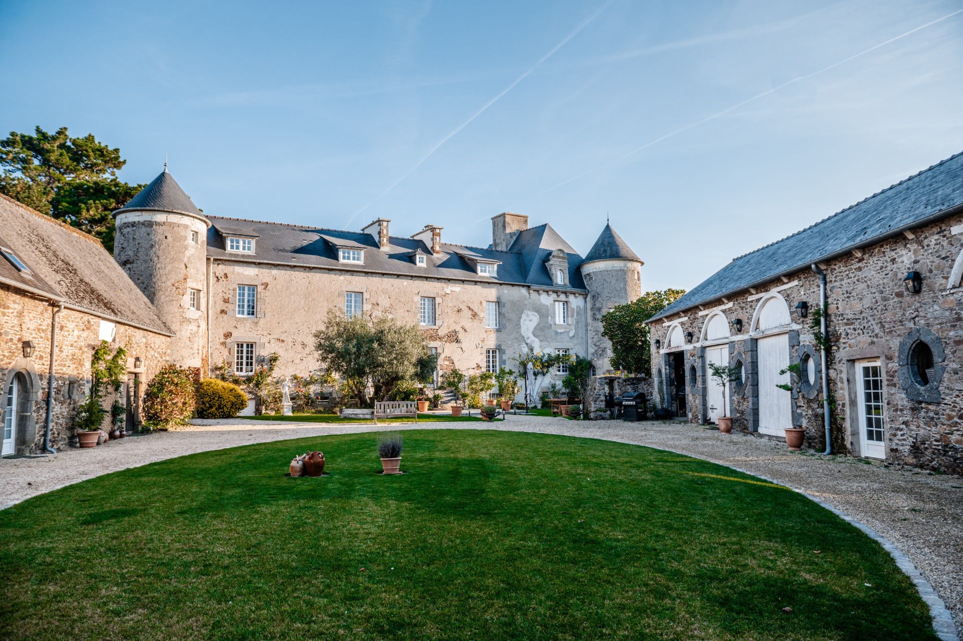 manor house 10 Rooms for seasonal rent on BINIC ETABLES SUR MER (22680)