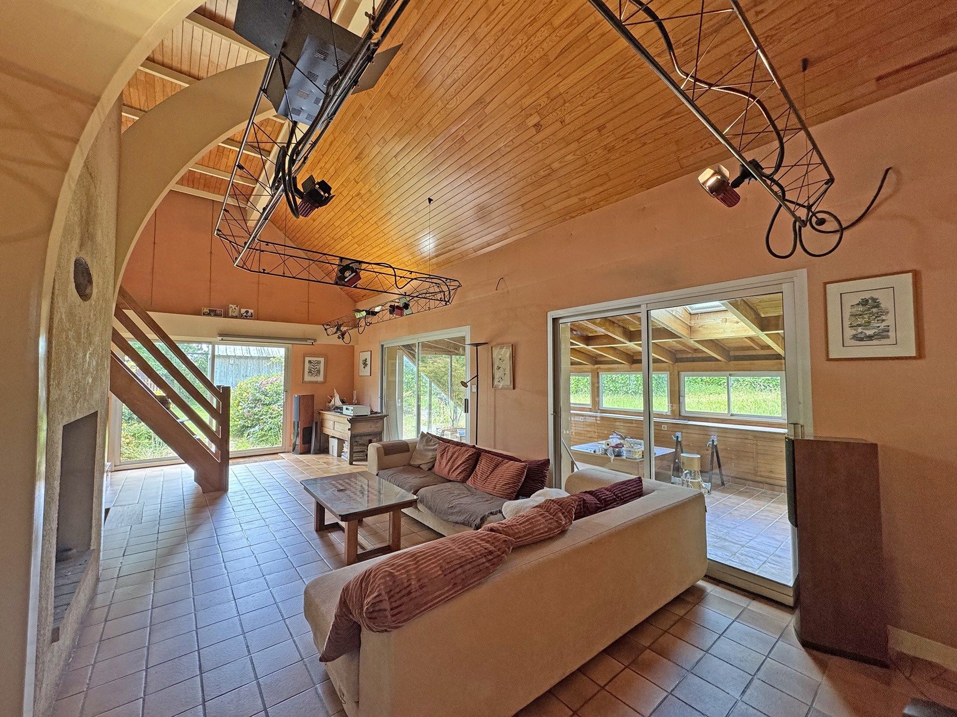 house 10 Rooms for sale on QUIMPER (29000)