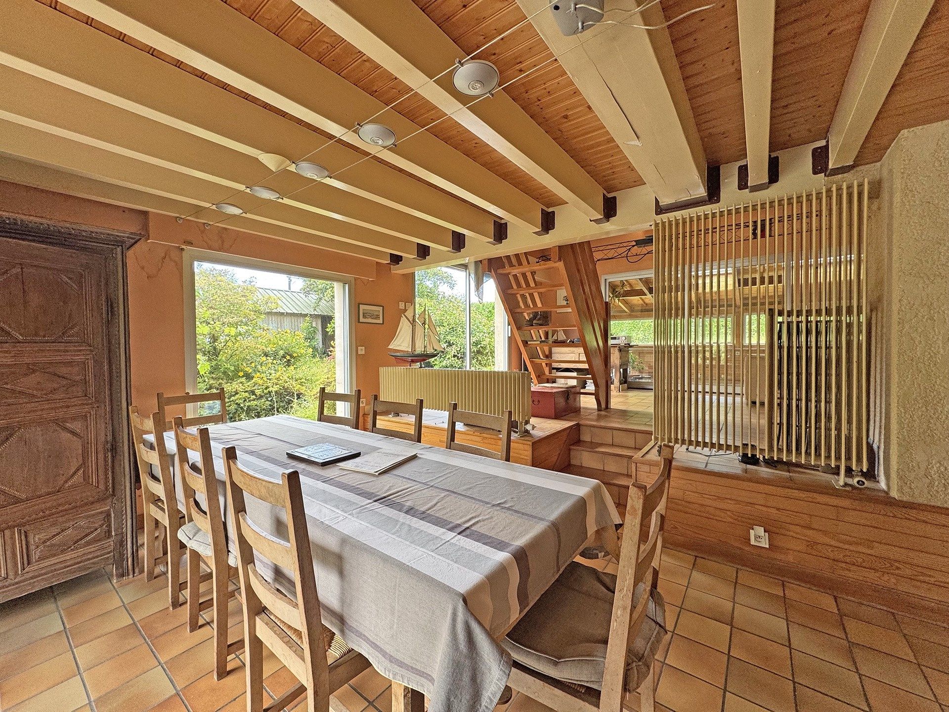 house 10 Rooms for sale on QUIMPER (29000)