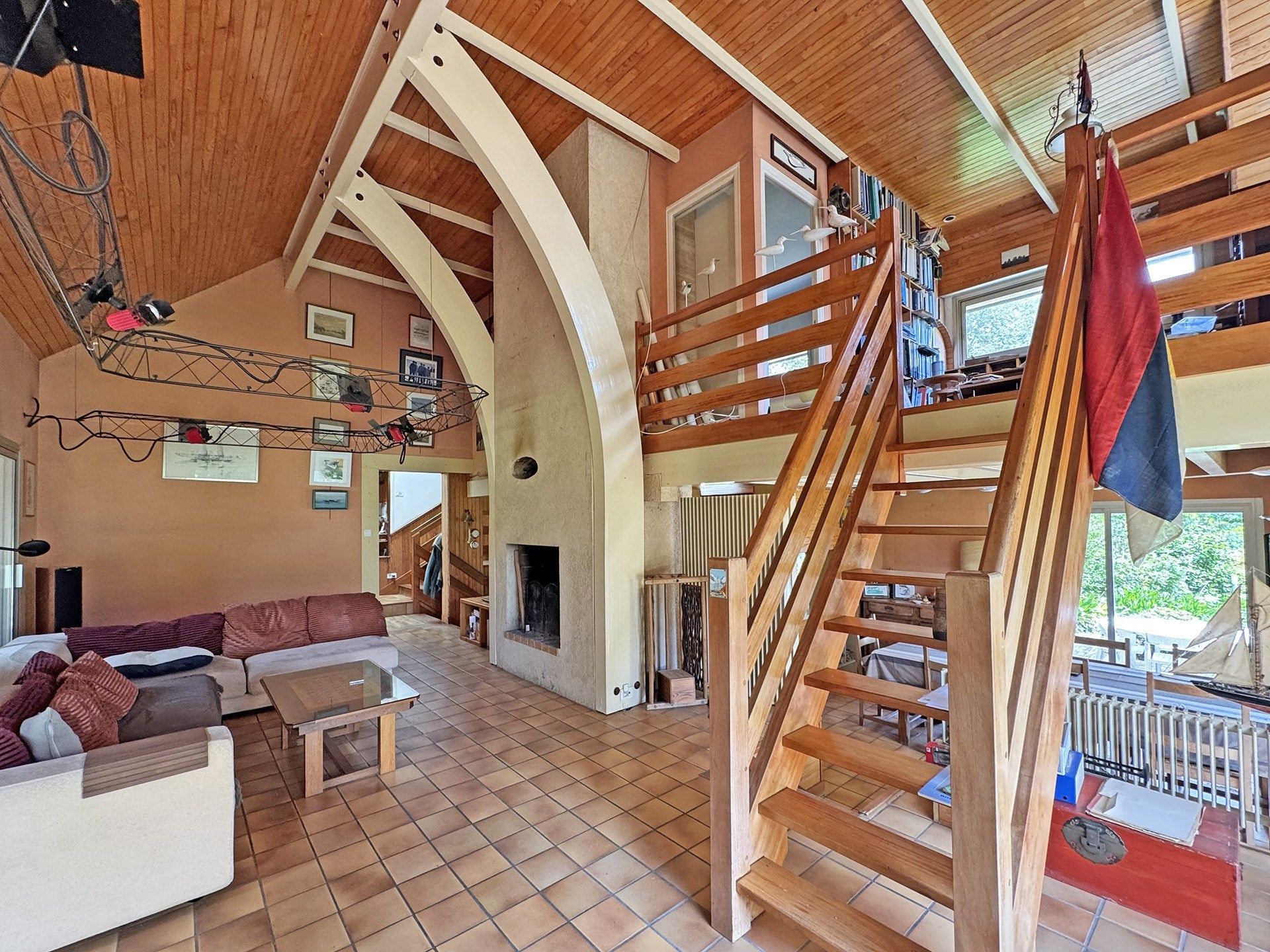 house 10 Rooms for sale on QUIMPER (29000)