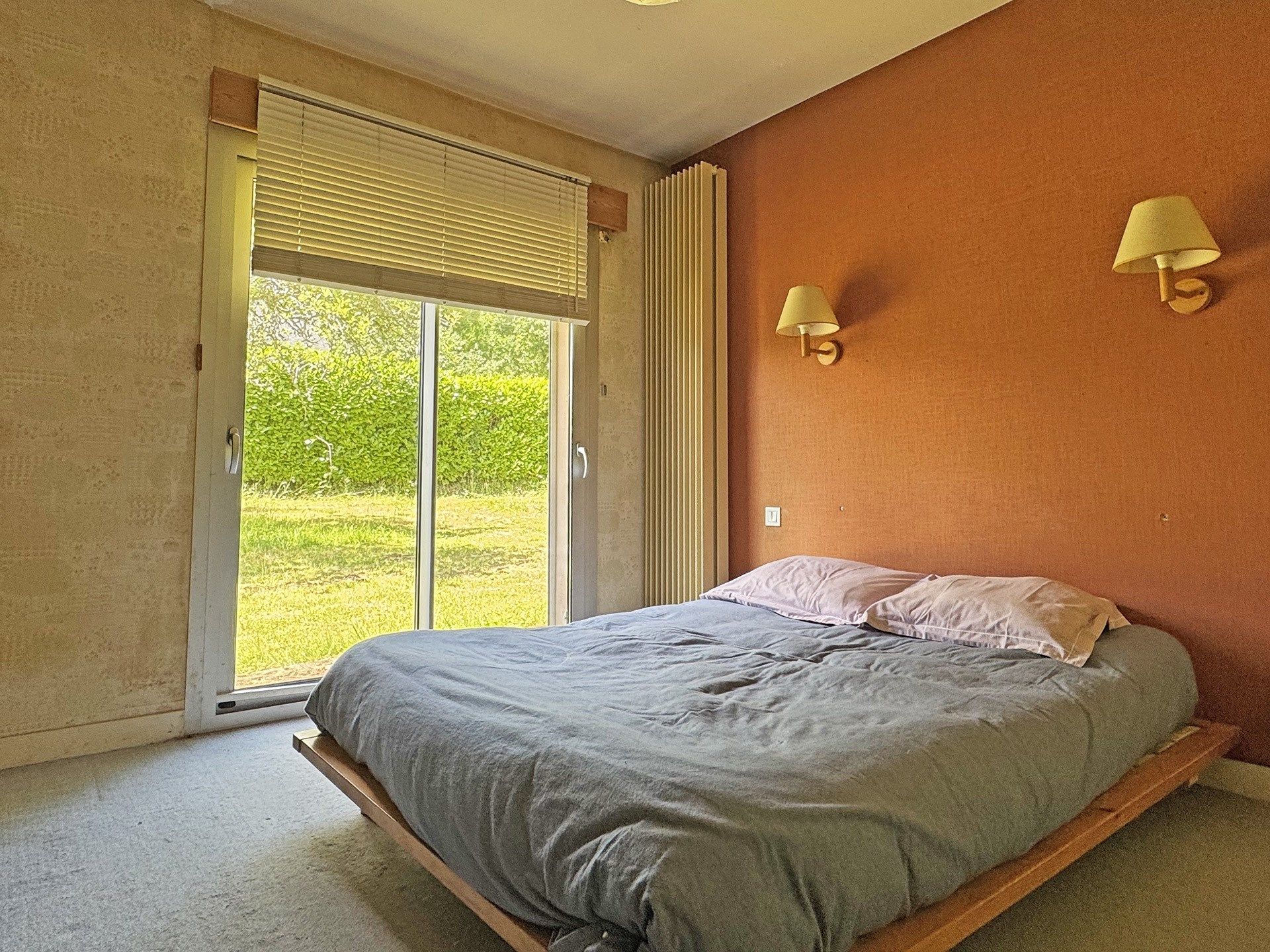 house 10 Rooms for sale on QUIMPER (29000)