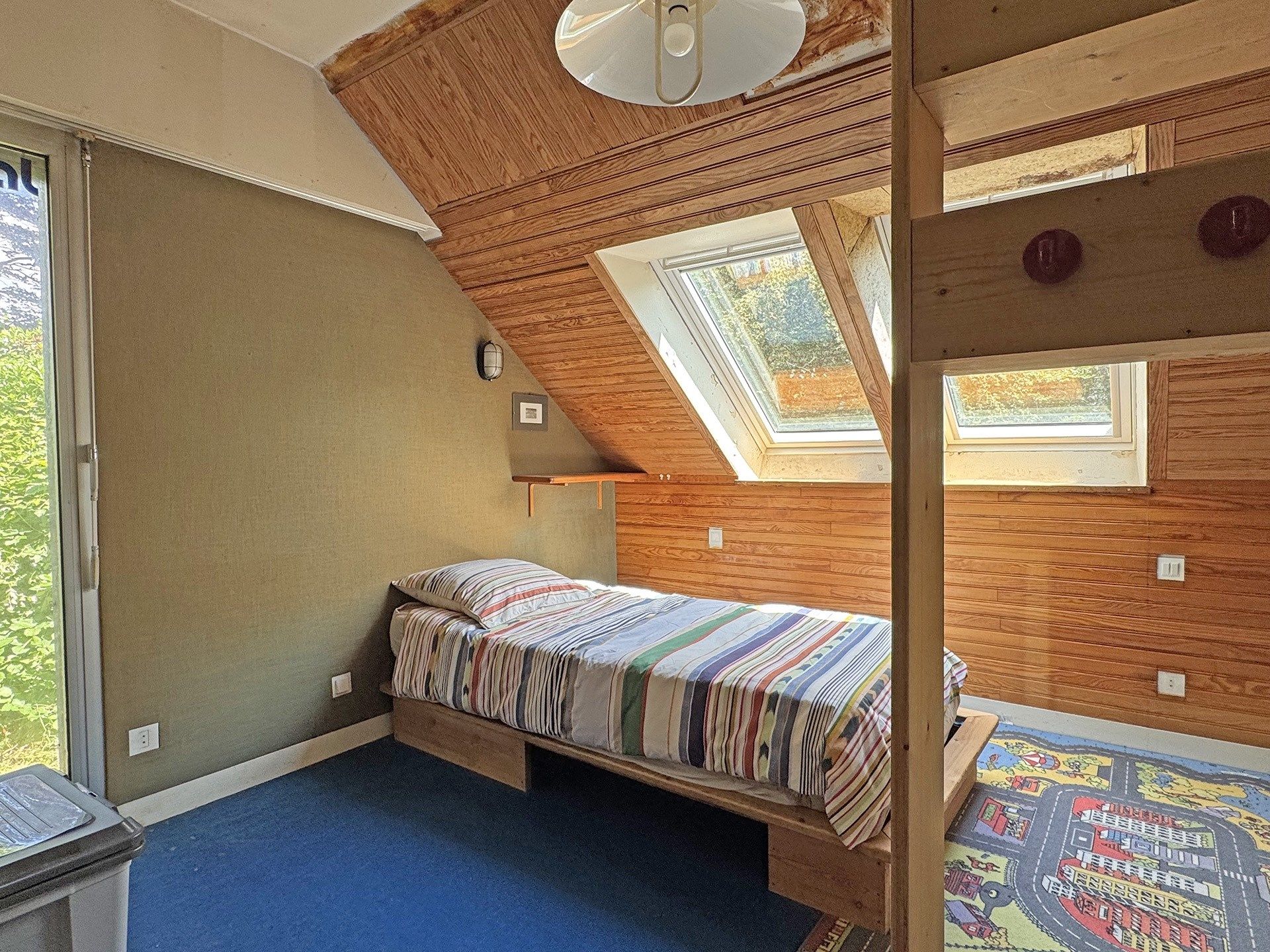 house 10 Rooms for sale on QUIMPER (29000)