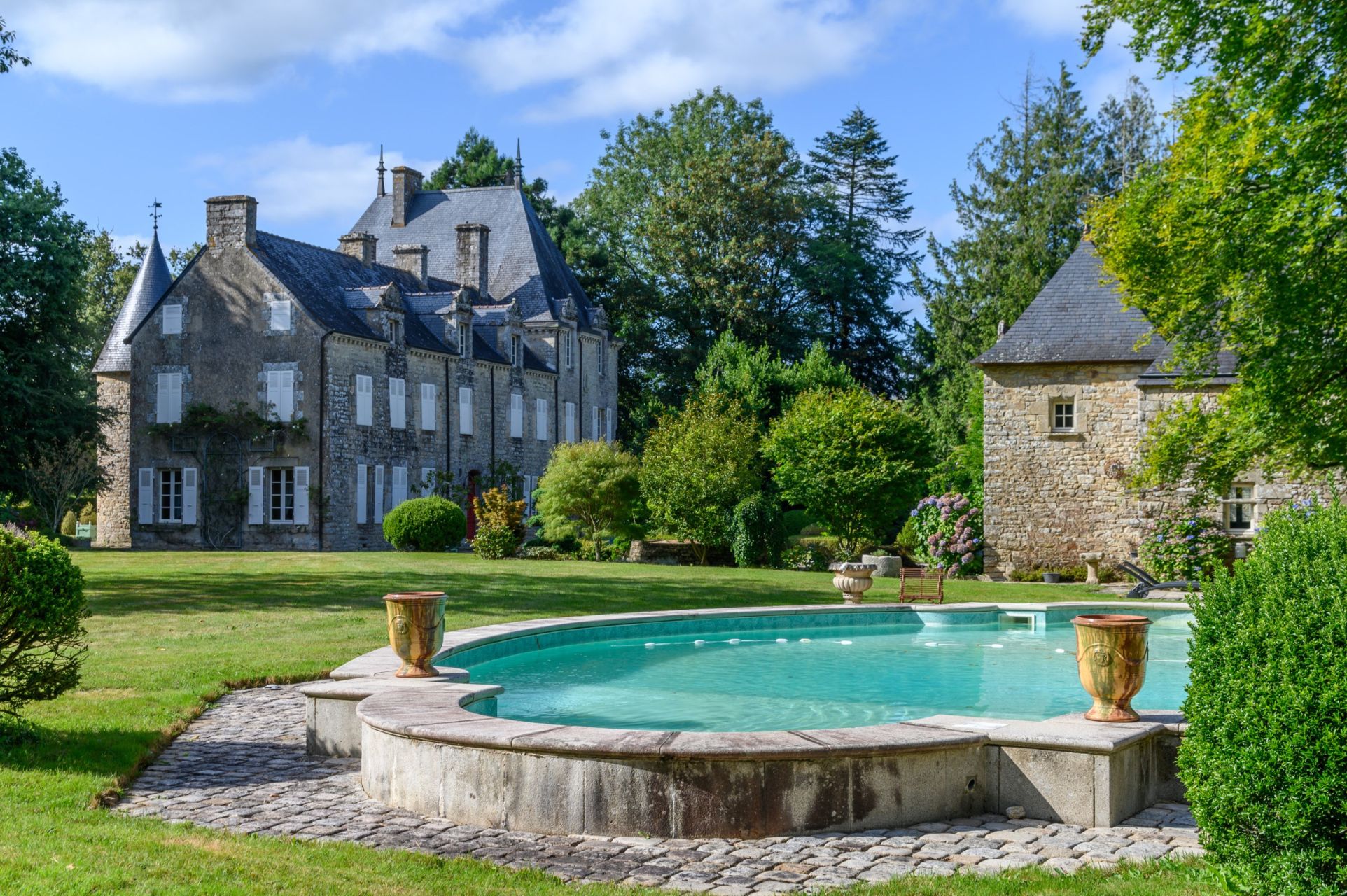 manor house 14 Rooms for sale on LA VRAIE CROIX (56250)