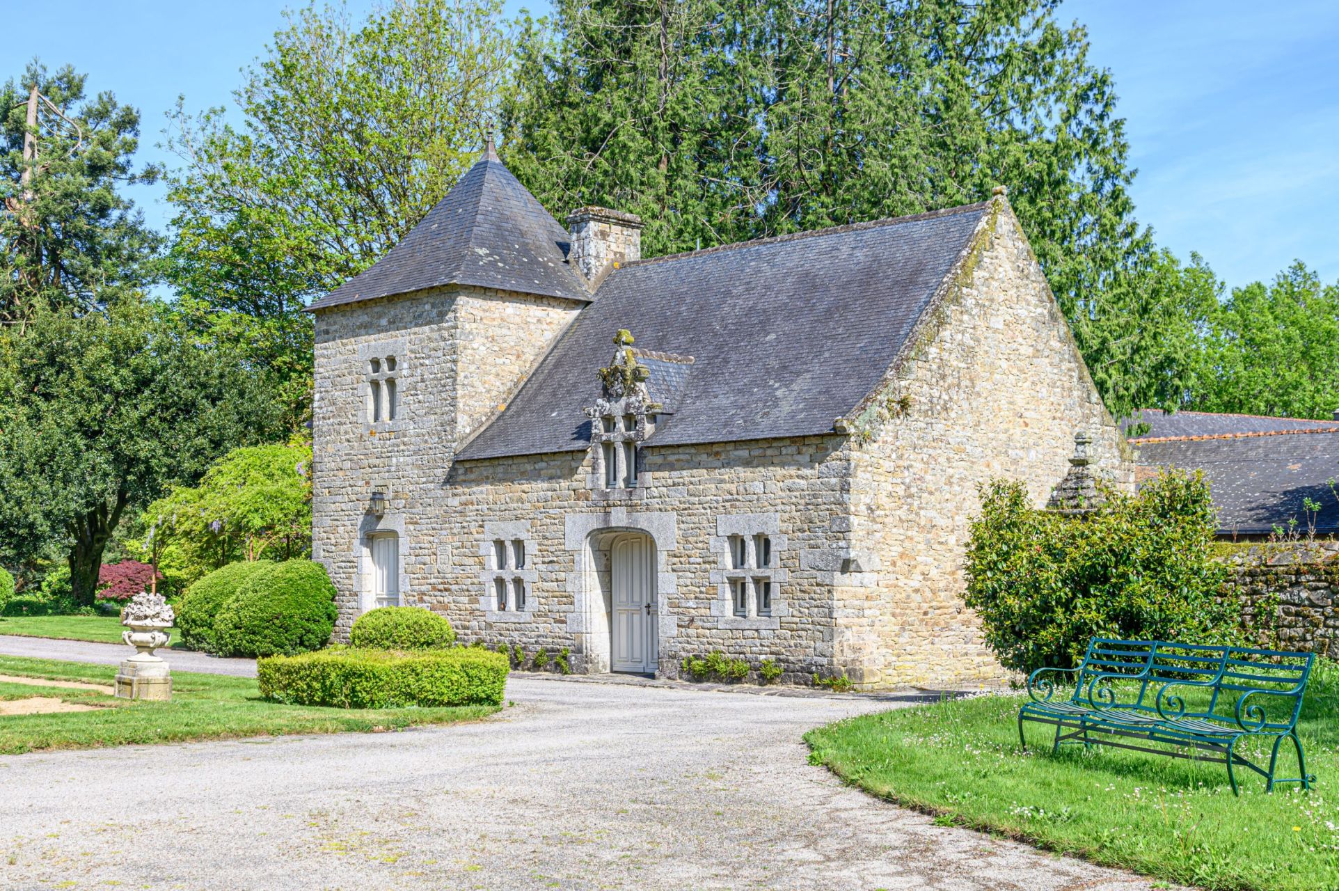 manor house 14 Rooms for sale on LA VRAIE CROIX (56250)