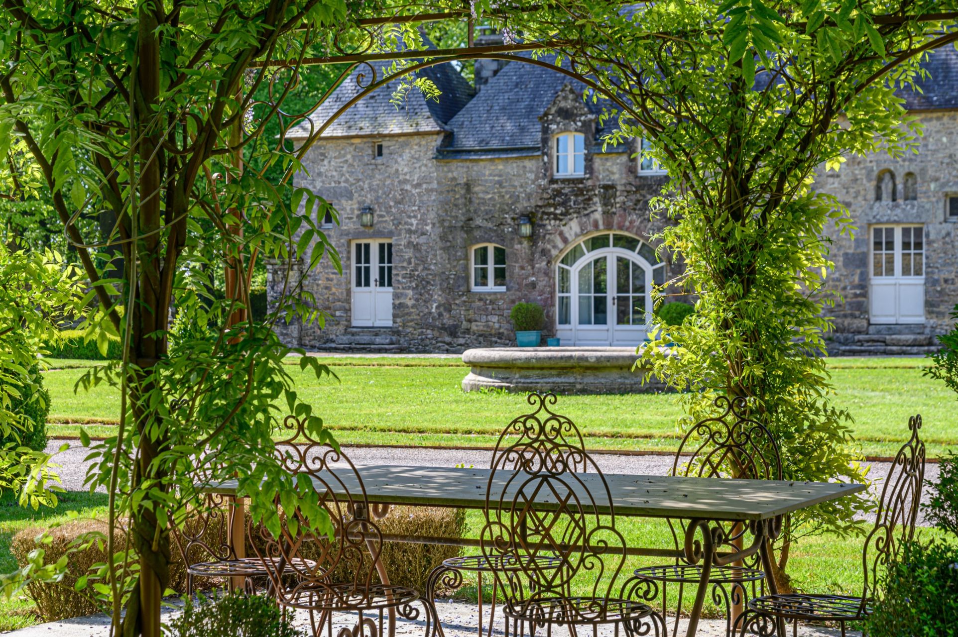 manor house 14 Rooms for sale on LA VRAIE CROIX (56250)