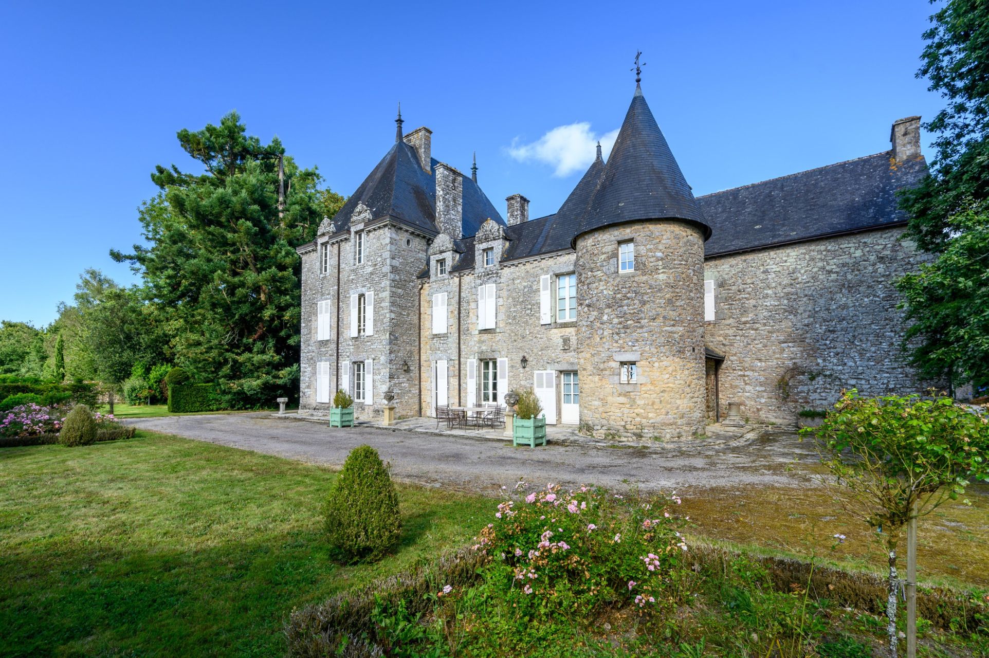manor house 14 Rooms for sale on LA VRAIE CROIX (56250)