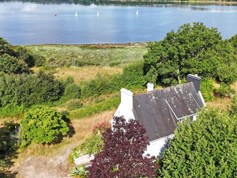 house 7 Rooms for sale on QUIMPER (29000)