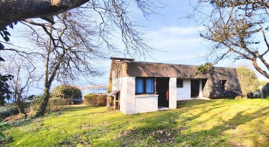 house 9 Rooms for sale on TREGASTEL (22730)