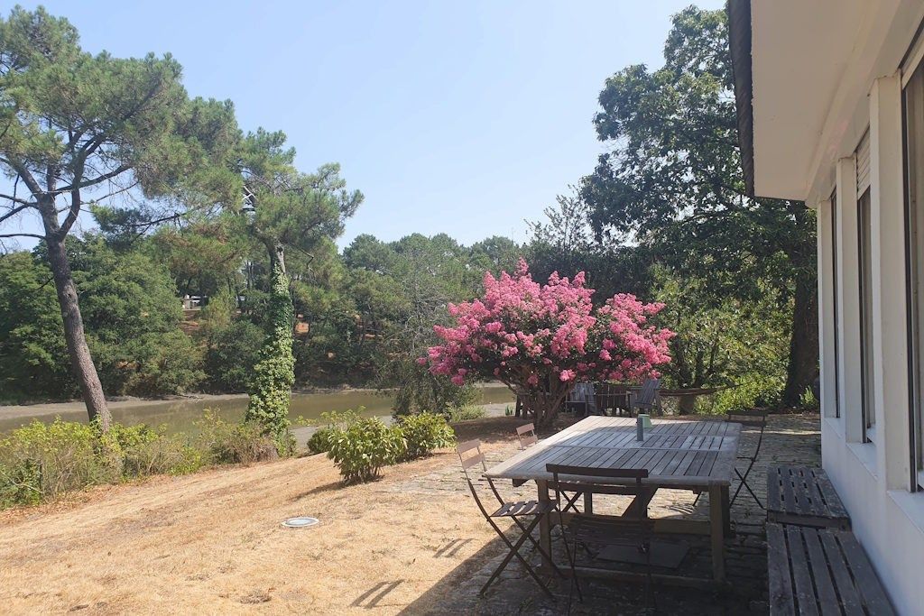 house 10 Rooms for sale on ARRADON (56610)