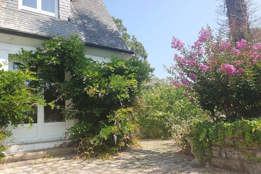 house 10 Rooms for sale on ARRADON (56610)