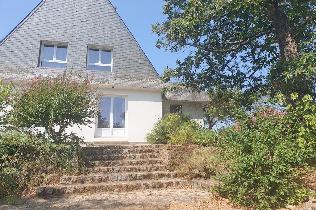 house 10 Rooms for sale on ARRADON (56610)