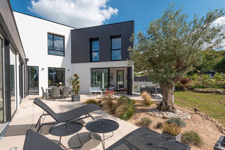 architect's house 10 Rooms for sale on TREGUNC (29910)