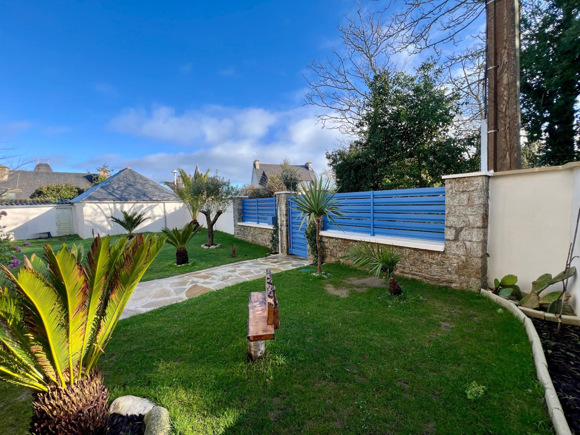 house 7 Rooms for sale on LOCTUDY (29750)