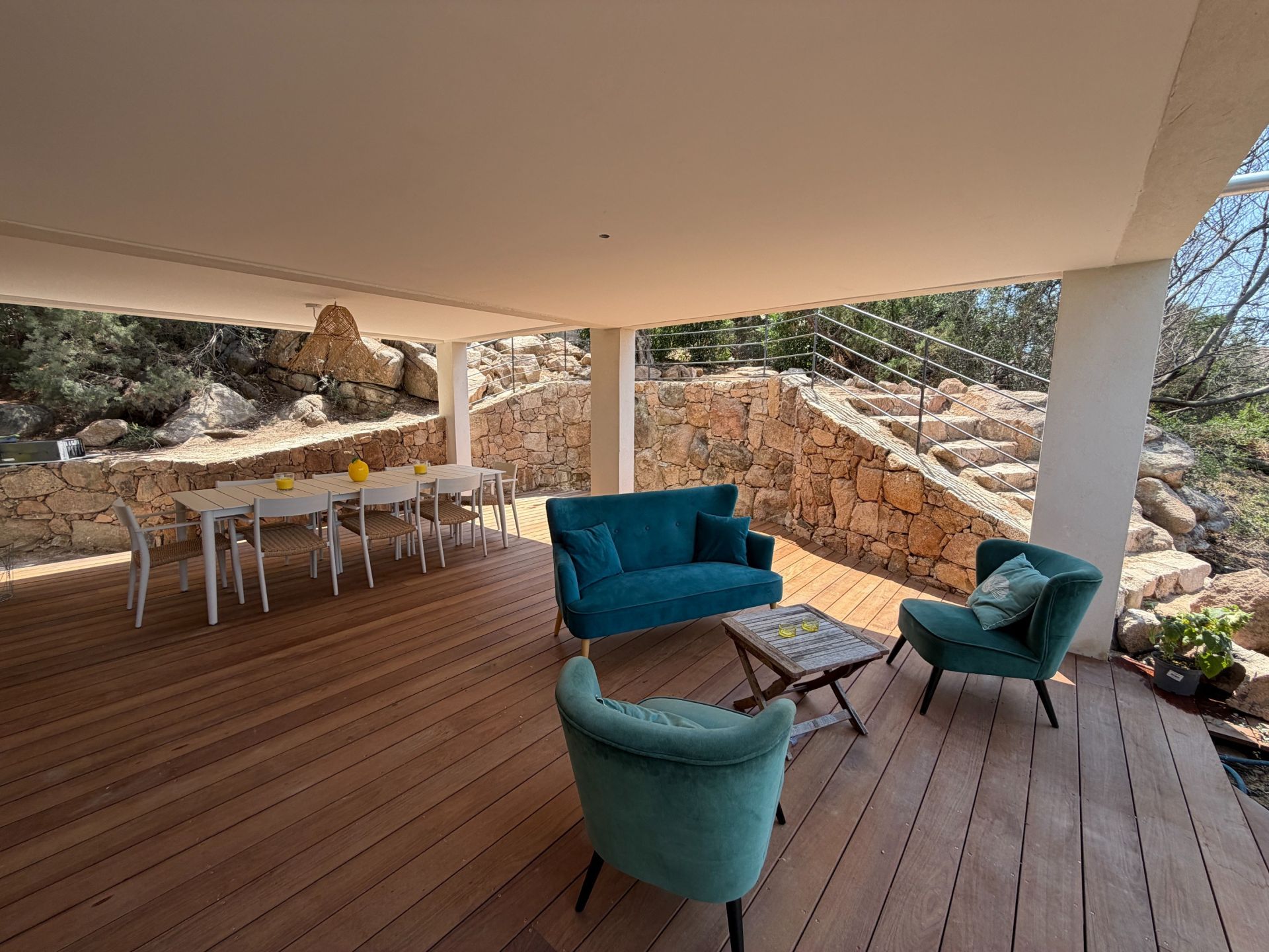 house 6 Rooms for seasonal rent on PORTO VECCHIO (20137)