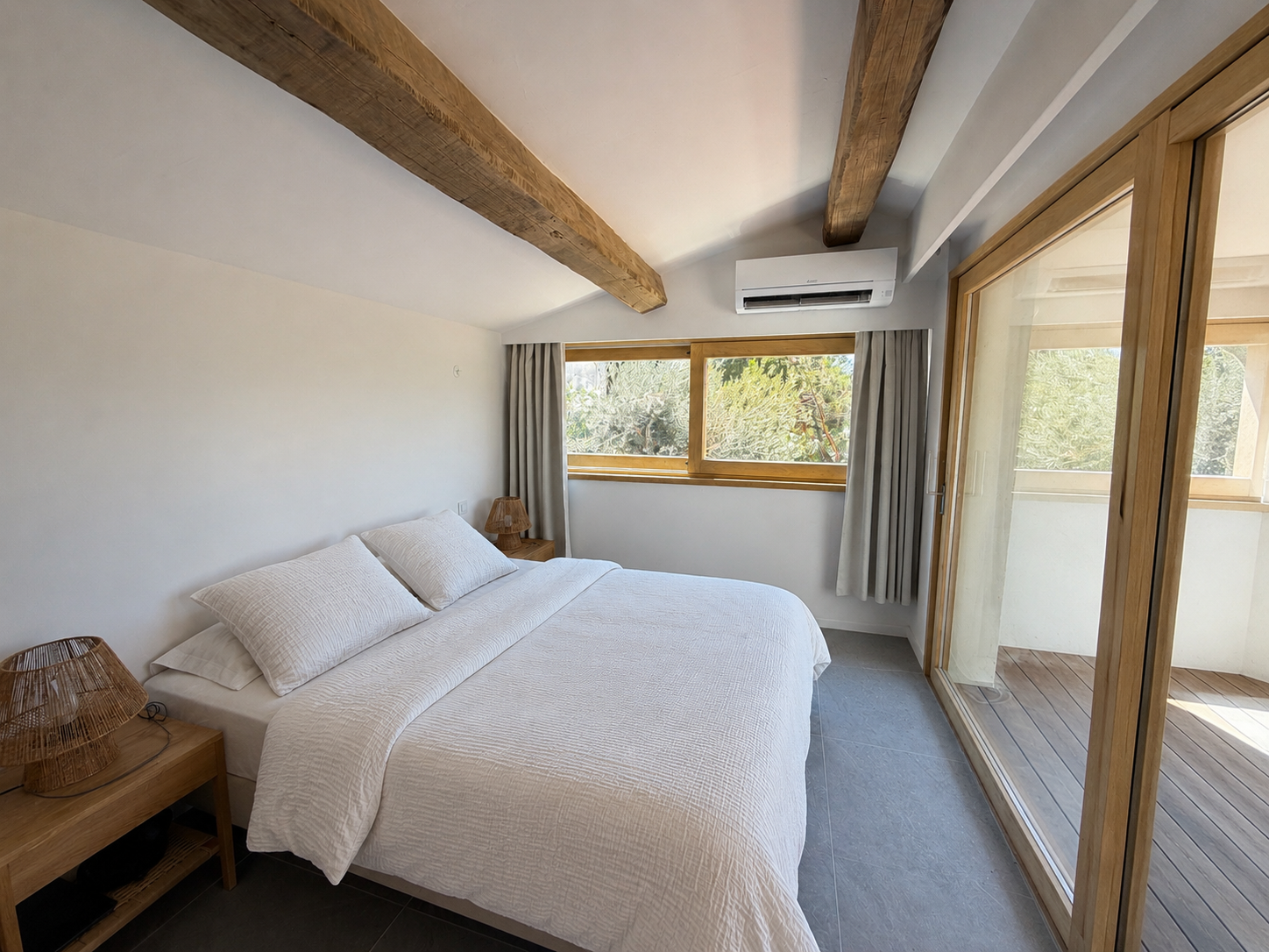 house 6 Rooms for seasonal rent on PORTO VECCHIO (20137)