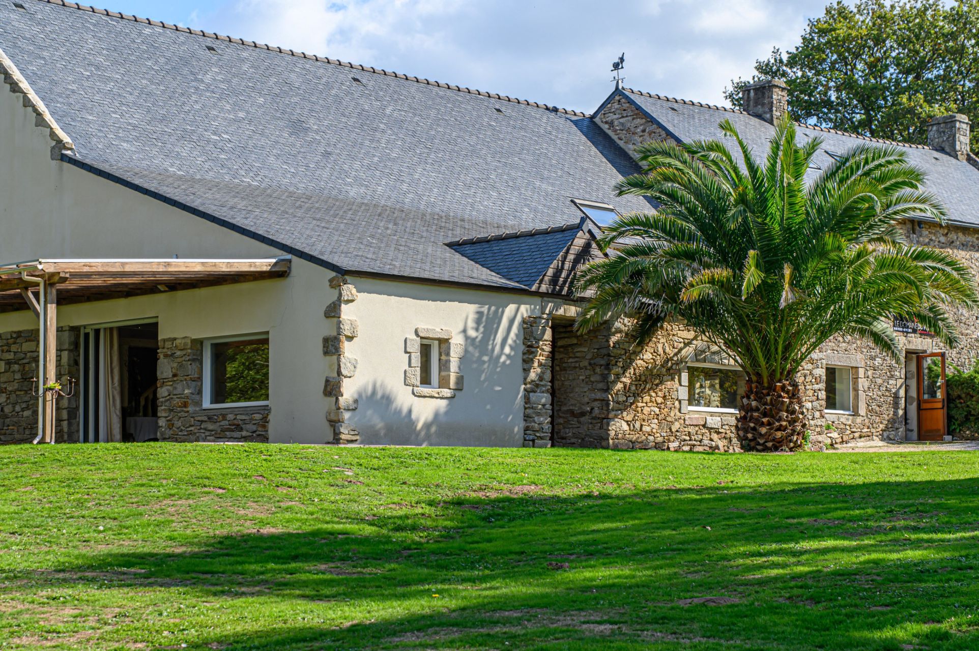 house 28 Rooms for sale on ST NOLFF (56250)