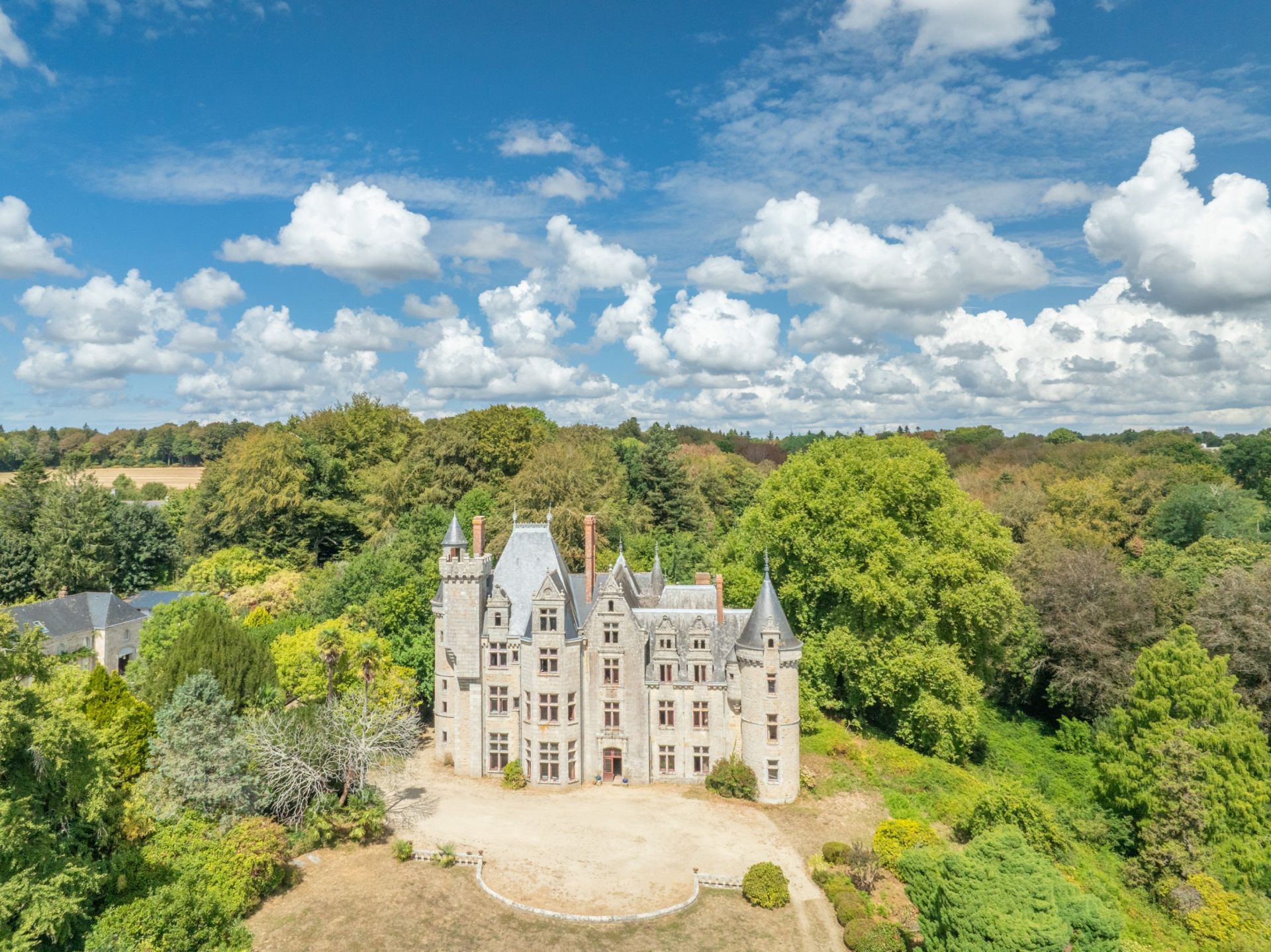 château 20 Pièces en vente sur QUIMPER (29000)