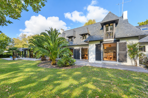 Vente Maison Ploemeur 8&nbsp;Pièces 325&nbsp;m²