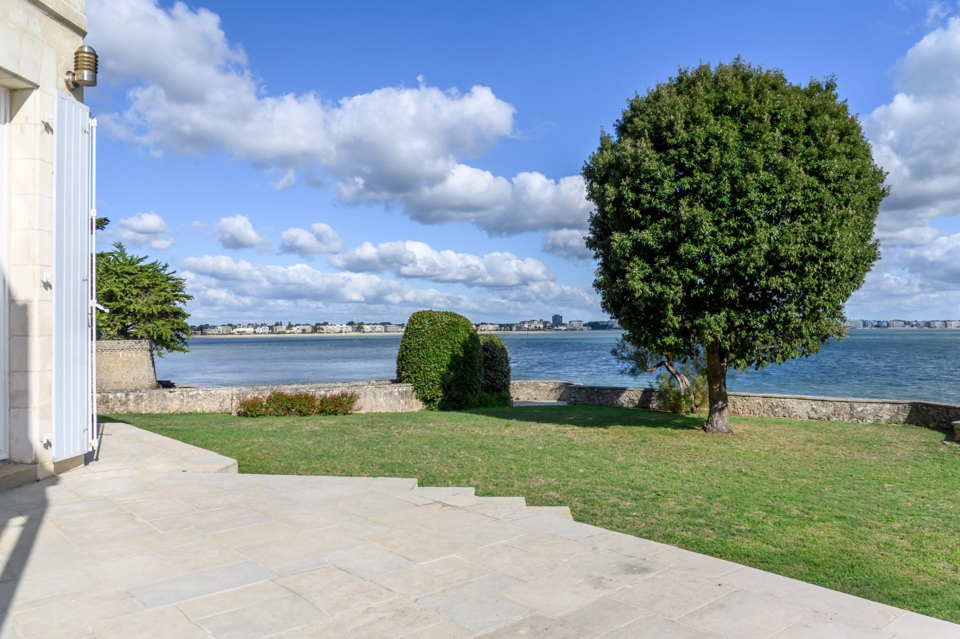 propriété 15 Pièces en vente sur LE POULIGUEN (44510)