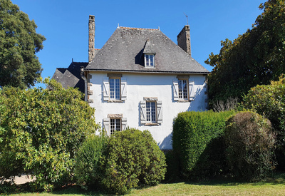 A La Trinité-sur-Mer, maison bourgeoise à la vente par Bretagne Sud Sotheby's